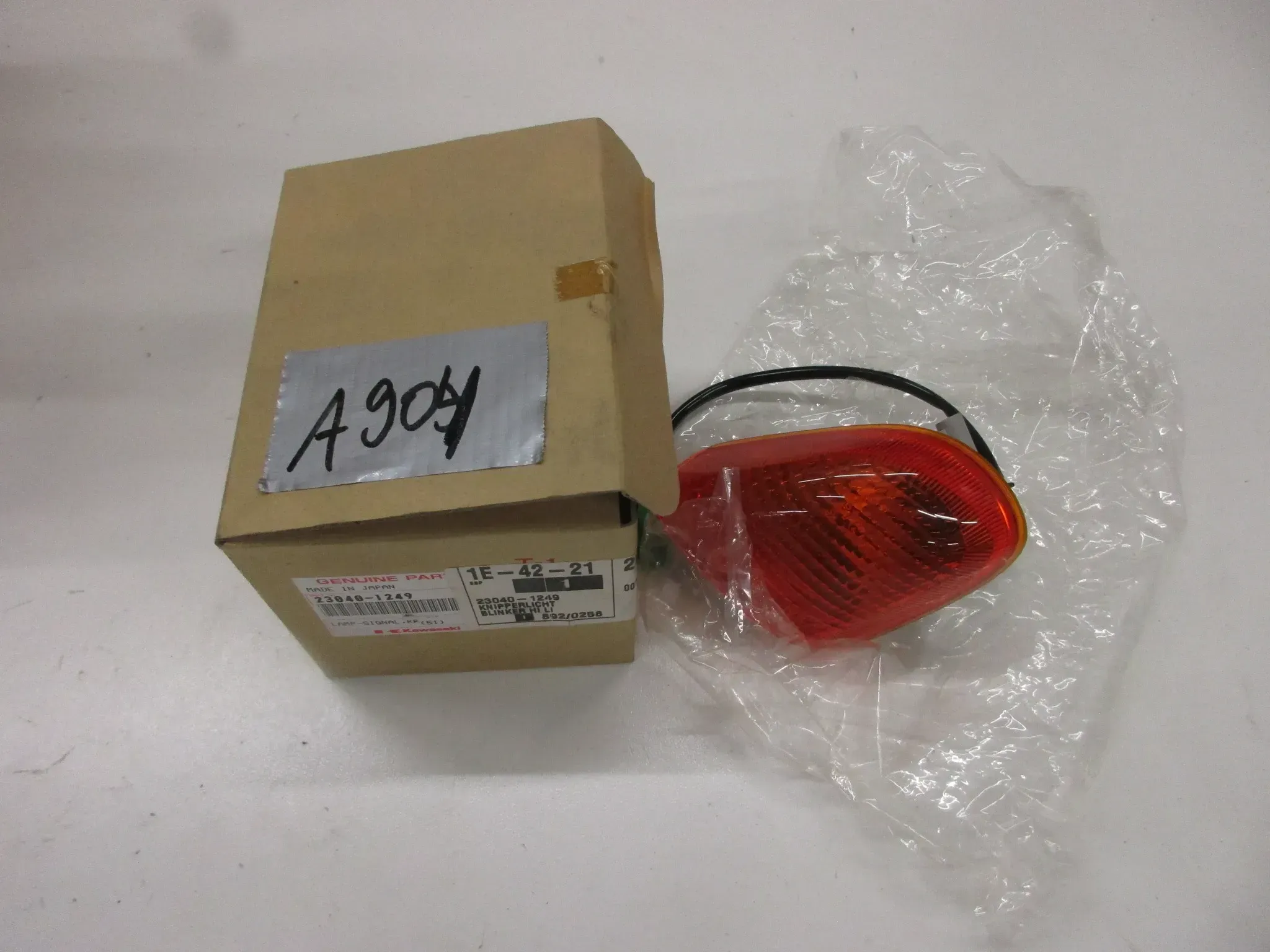 A904 Kawasaki ZZR 1100 D Blinker hinten Original links 23040-1249 turn signal - Bild 1