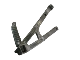 Suzuki GSX-R 400 GK71F Soziusraste hinten links Fußraste Halter footrest - Bild 2