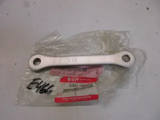 E466. Suzuki GSX-R 600_750 Umlenkung Strebe 62641-33E00 Federbein Schwinge - Bild 2