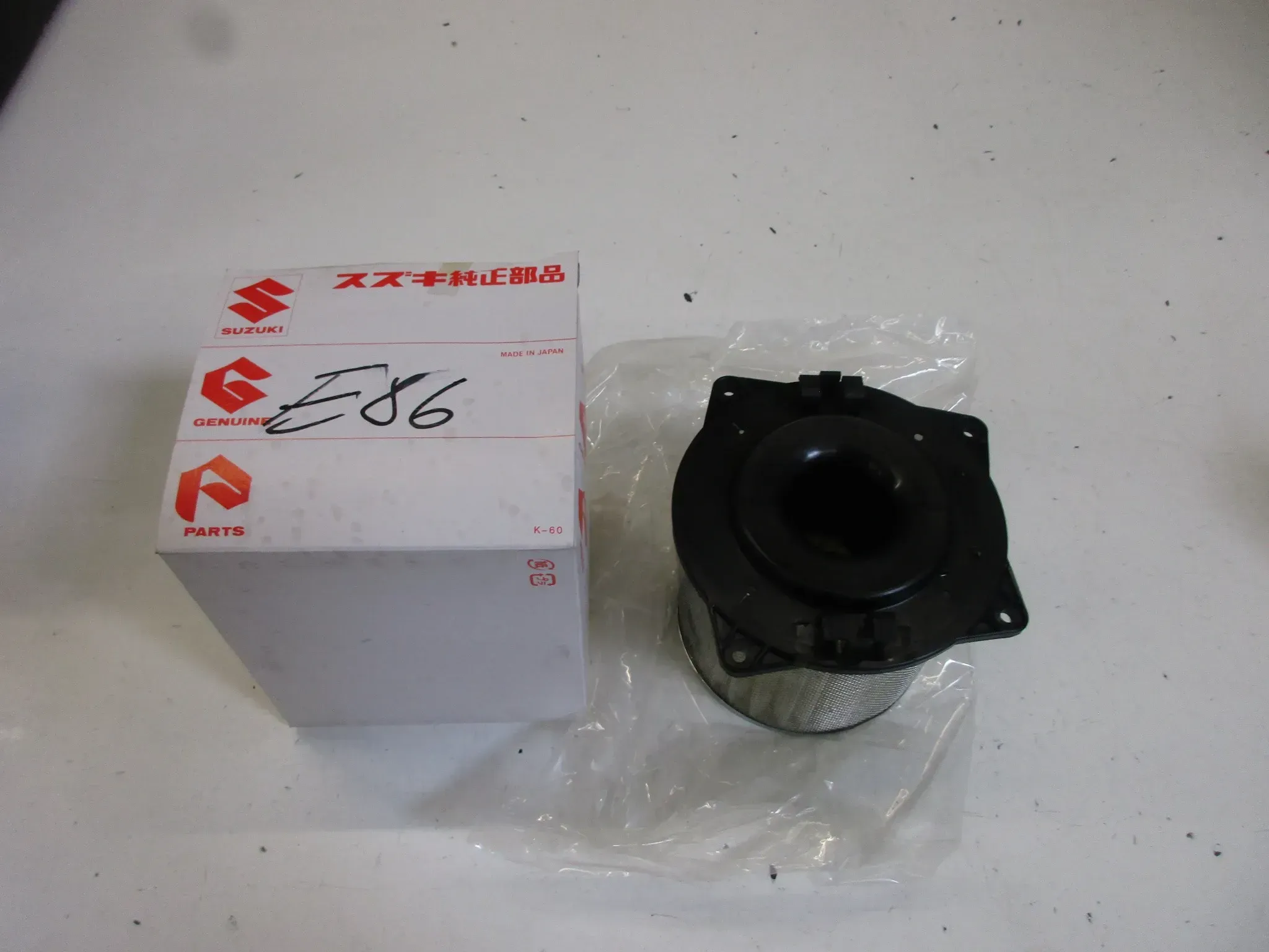 E86. Suzuki GSX 750 F Ersatzfilter 13780-20C00 Luftfilterkasten Filter air box - Bild 1