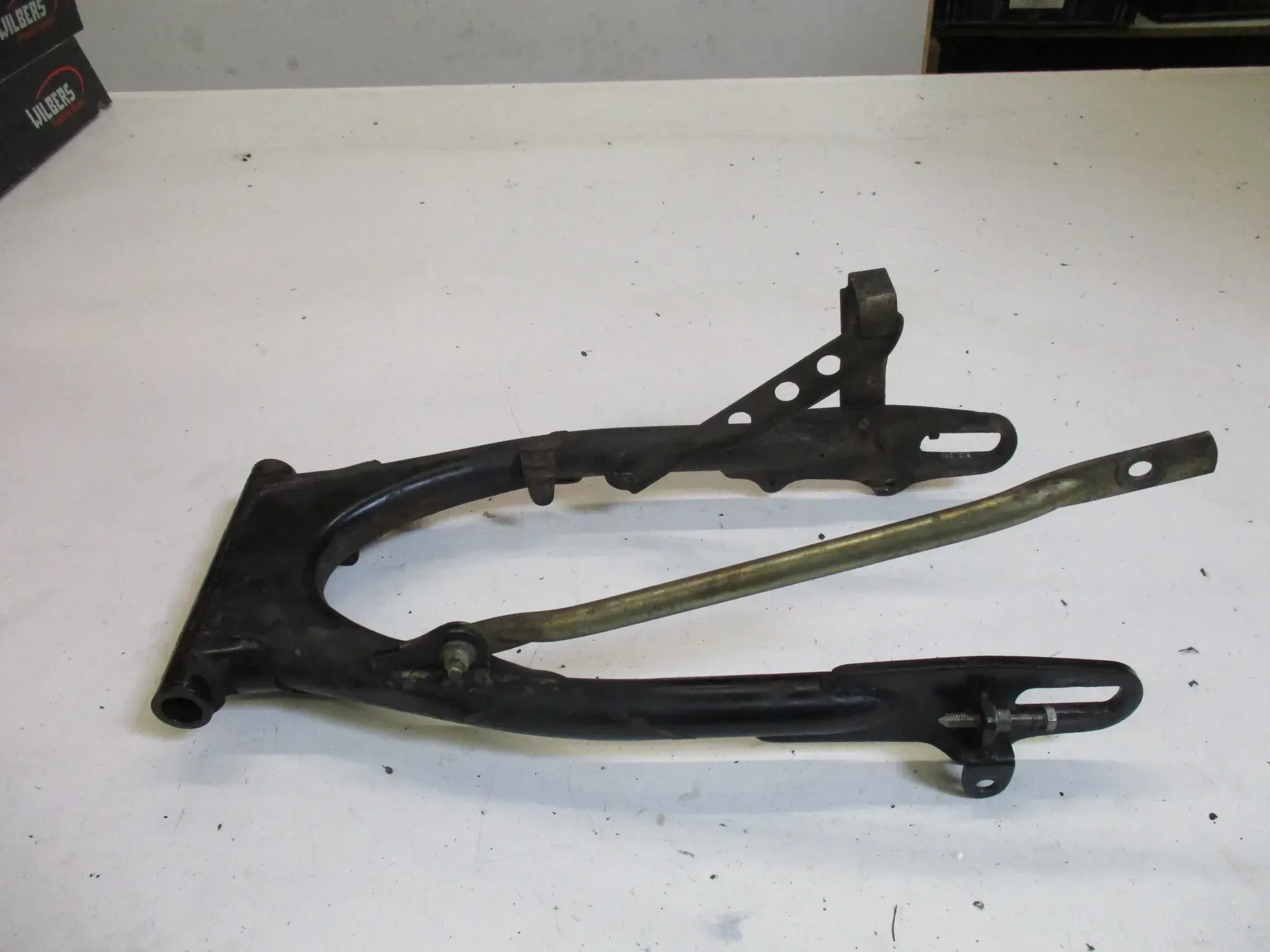 4. Honda XL 250 K4 S SL Bj.77 Schwinge Radaufhängung hinten unten Felge swing arm - Bild 1