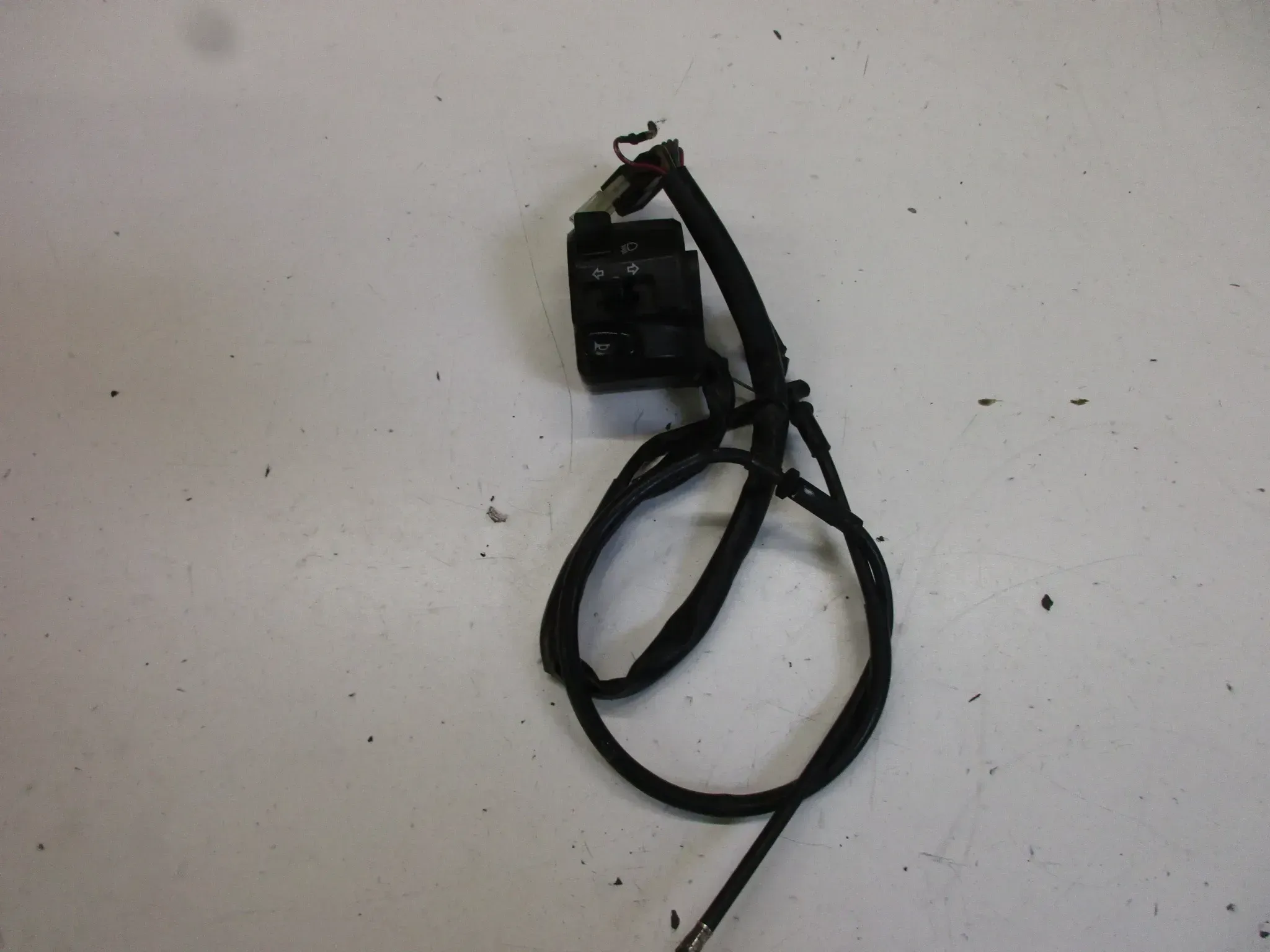 Yamaha YZF-R6 RJ03 Lenkerschalter Schalter links Lenkarmatur Lenker switch - Bild 1