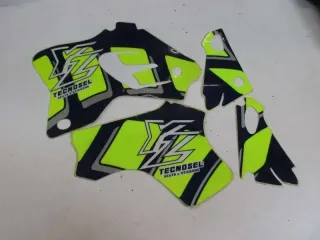 K42. YAMAHA YZ 80 AUFKLEBER VERKLEIDUNG DEKOR SATZ DEKORSATZ GELB BLAU - Bild 1