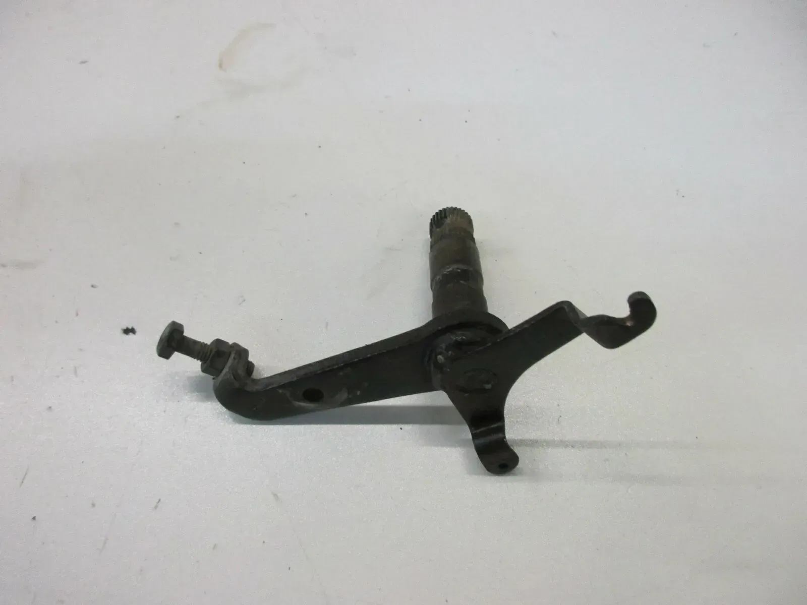 O. Kawasaki GPZ 305 EX305A BD Umlenkung für Bremsgestänge Aufnahme Bremstrommel - Bild 1