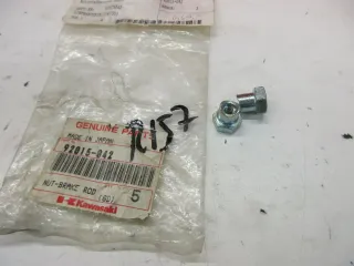 R157. Kawasaki KLR 250 KE 100 Schraube Mutter Hülse Buchse Bremspedal 92015-042 - Bild 1