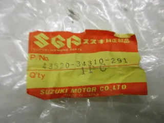 A10. Suzuki GS 650 G Fußrastenhalter vorne links Fußraste 43520-34310-291 - Bild 4