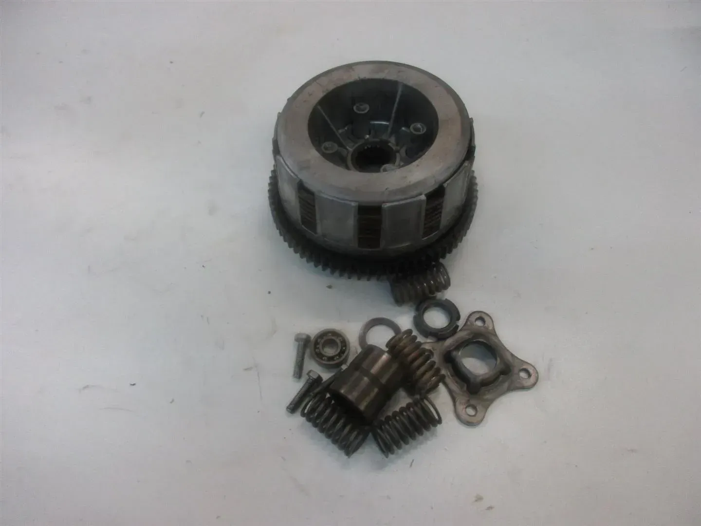 HONDA CB 250 N_T KUPPLUNG MIT LAMELLEN KUPPLUNGSKORB GEHÄUSE ANTRIEB CLUTCH - Bild 1