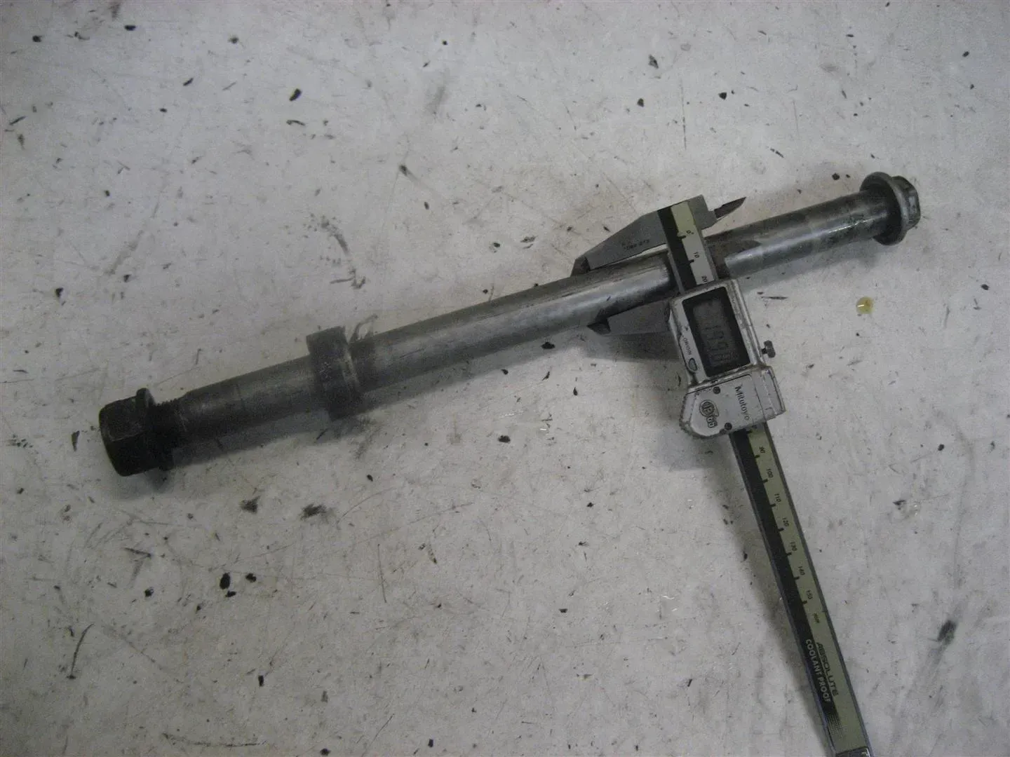 HONDA XL 1000 V VARADERO SD02 STECKACHSE HINTEN ACHSE 20 mm AXLE REAR - Bild 1