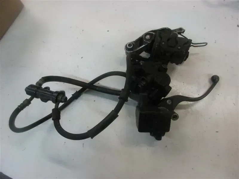 HONDA CBX 750 F RC17 BREMSSATTEL MIT BREMSPUMPE RECHTS LINKS HAUPTBREMSZYLINDER - Bild 1