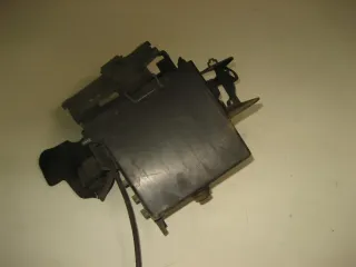 3. HONDA CBR 1000 F SC21 VERKLEIDUNG BATTERIE BATTERIEFACH BATTERIEKASTEN DECKEL - Bild 4
