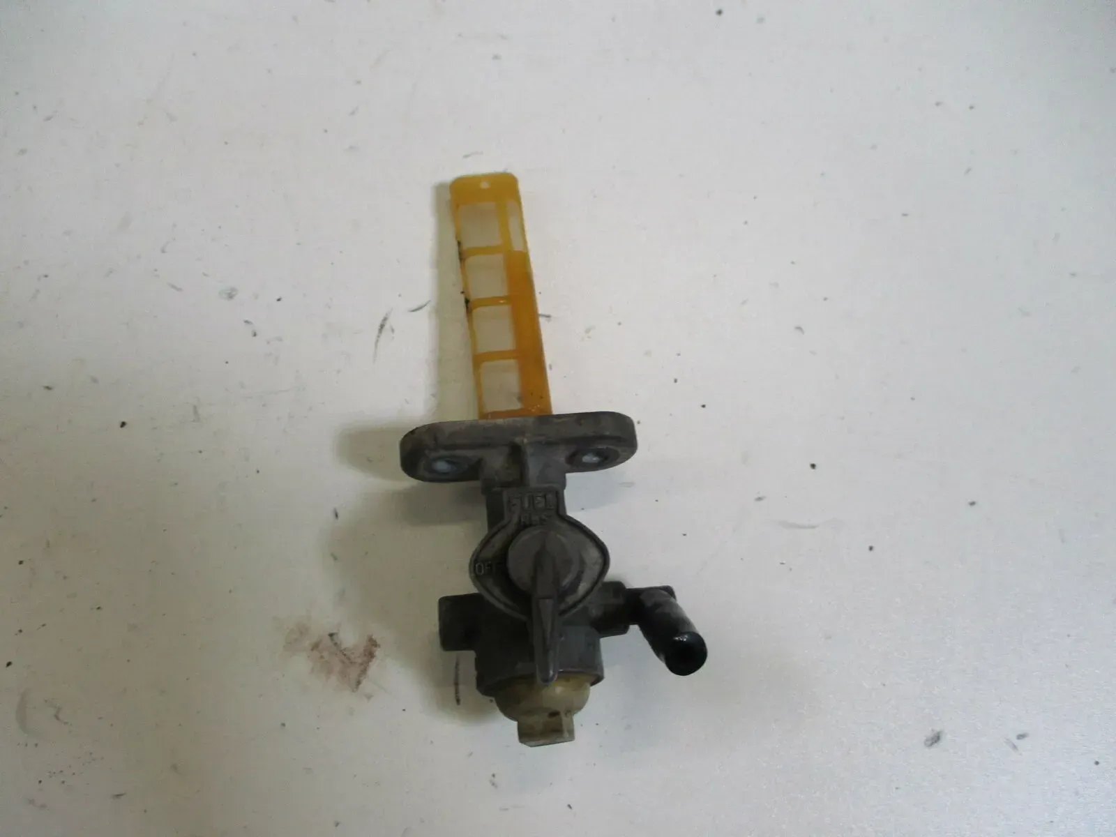 2. Suzuki GN 125 NF41A Benzinhahn Kraftstoffhahn Tank Benzintank Fuel Tap - Bild 1