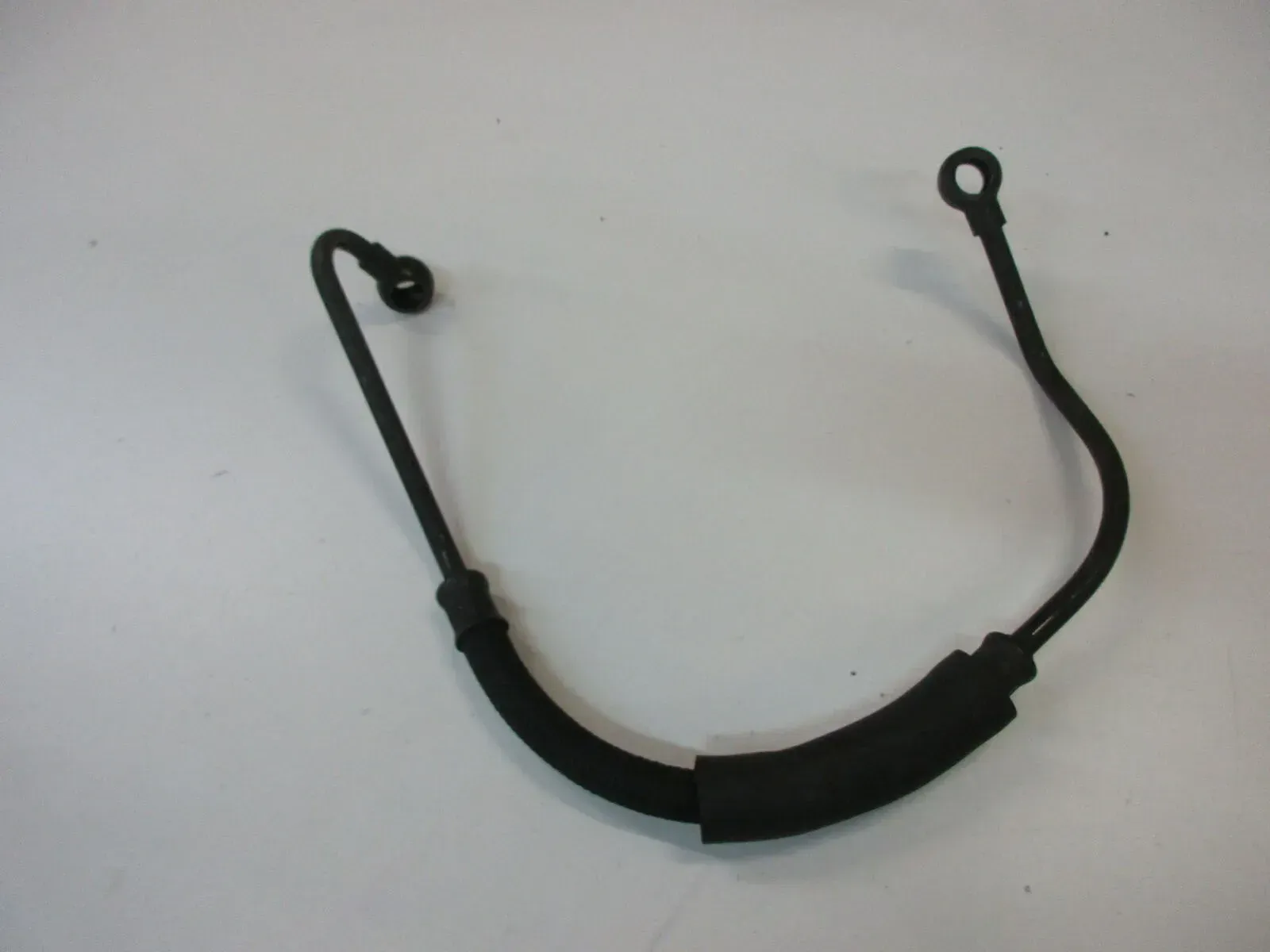 O1. Suzuki GSX 600 F GN72B Ölkühlerleitung rechts Ölleitung Ölkühler Motor - Bild 1