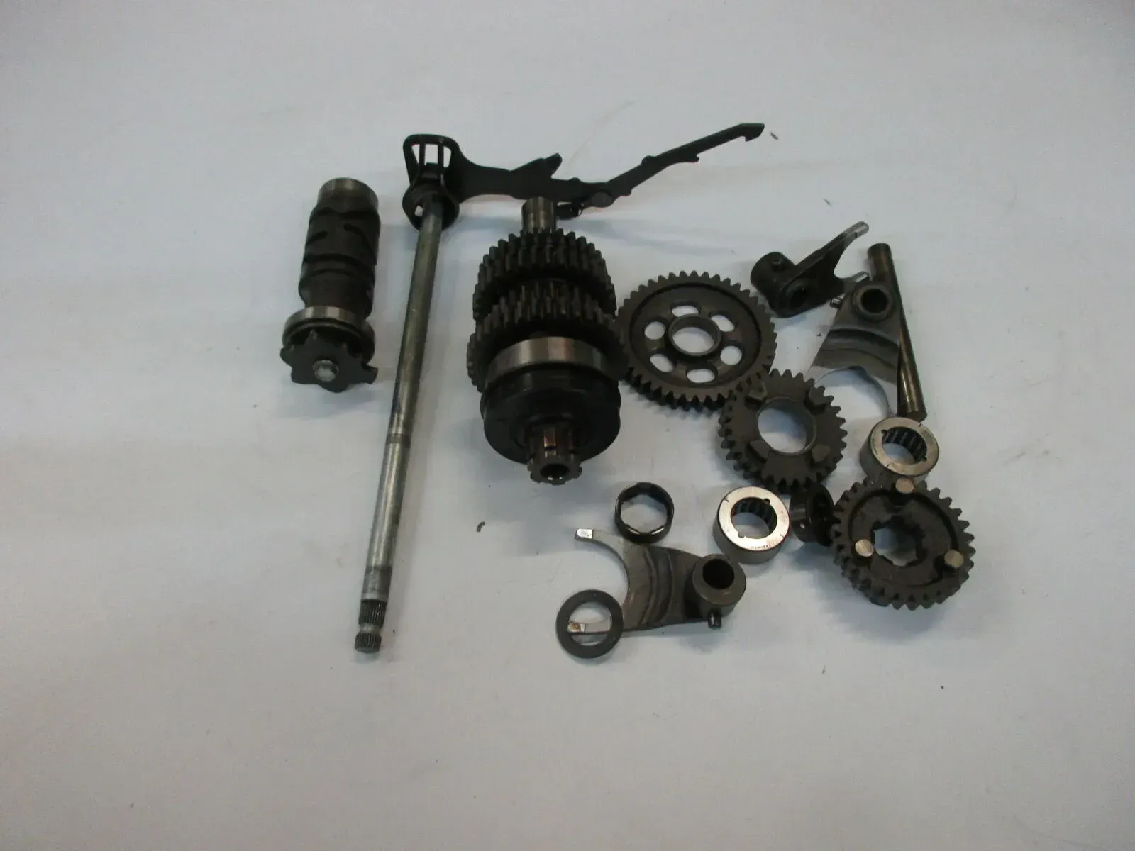 O3. Honda CB 400 N_T Getriebe (2) Getriebeteile Motor Antrieb Welle Schaltwalze - Bild 1