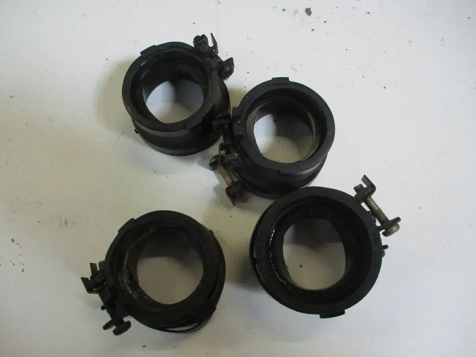 2. Honda VFR 800 FI RC 46 Ansaugstutzen Ansauggummi Drosselklappe Gummi - Bild 1