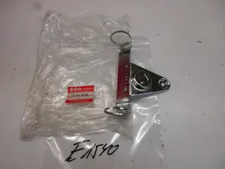 E1540. Suzuki GN 250 Lampenhalter 51540-38300 vorne links Scheinwerferhalter - Bild 1