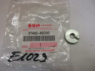 E1029. Suzuki LS 650 P VZ 800 Schraube Justierschraube 57442-45C00 Kupplungszug - Bild 1