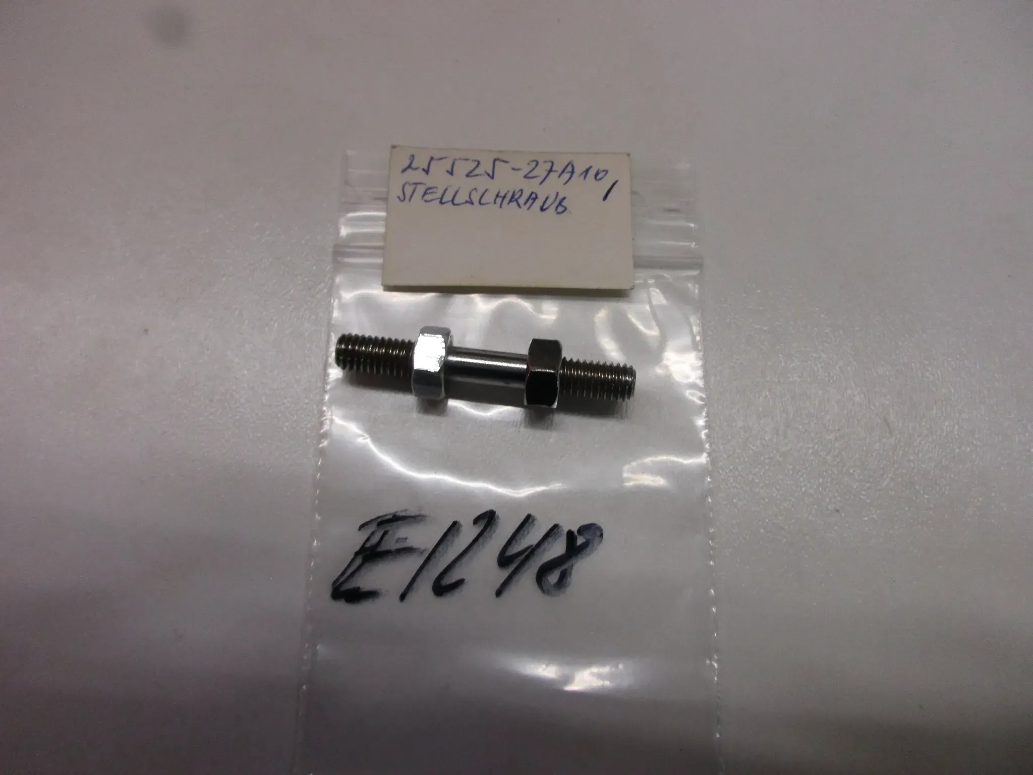 E1248 Suzuki GSX-R 750 Schraube Stift 25525-27A10 Schalthebel Stellschraube - Bild 1