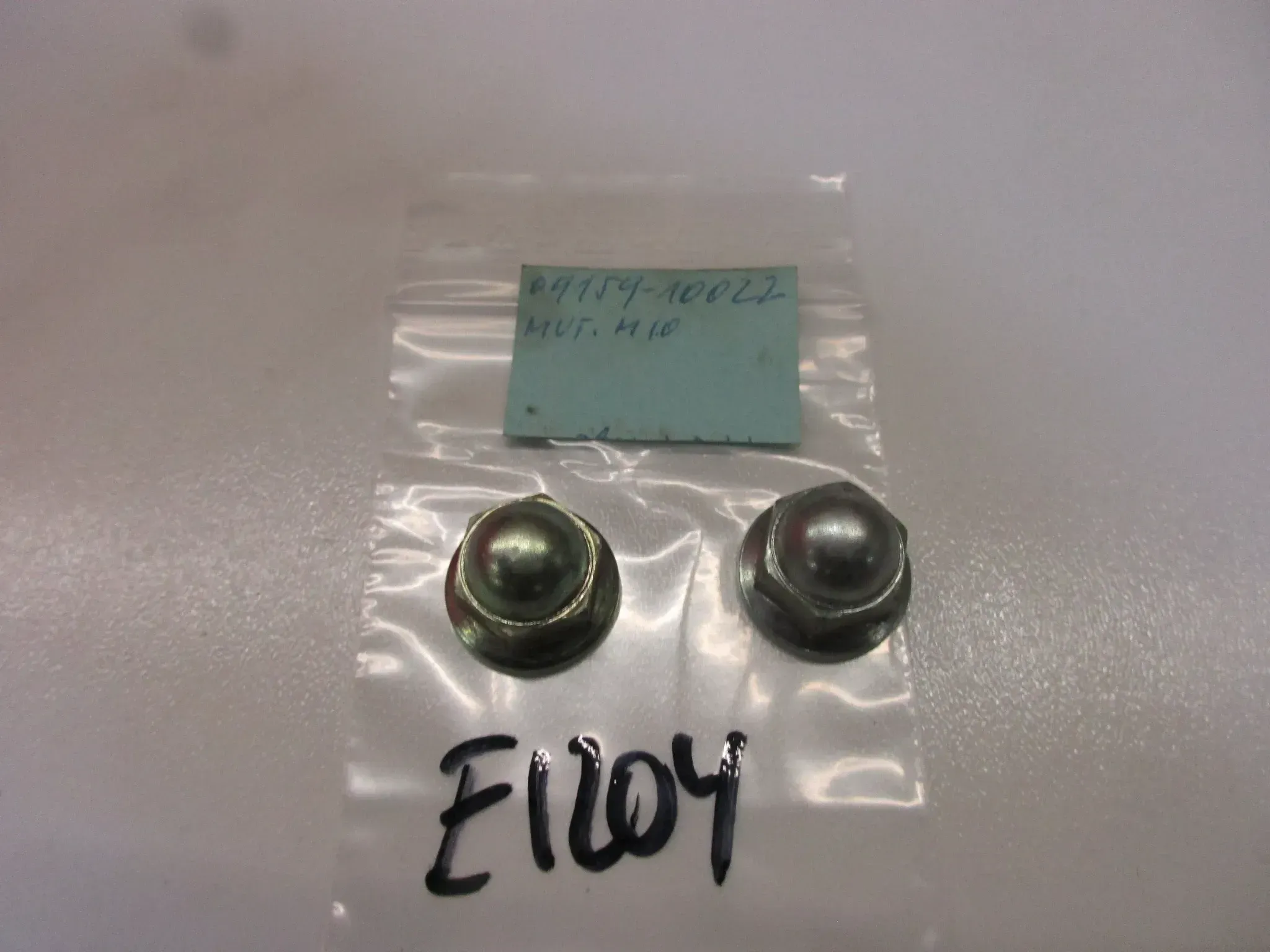 E1204 Suzuki GS 1000 E Schraube Mutter 09159-10022 Zylinderkopf Motor Nut - Bild 1