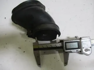 2. Honda FT 500 PC07 Flat Track Ansaugrohr Luftfilterkasten Luftrohr Gummi Kanal - Bild 1