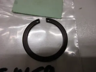 E1459 Suzuki RM 250 Sicherungsring 08331-31126 Seegering Getriebe Motor circlip - Bild 2