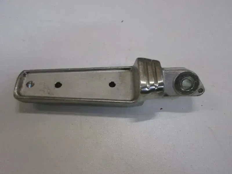 SUZUKI GS 550 E GSX 1100 FUSSRASTE FUßRASTE VORNE RECHTS FOOTREST 43510-48B51 - Bild 1