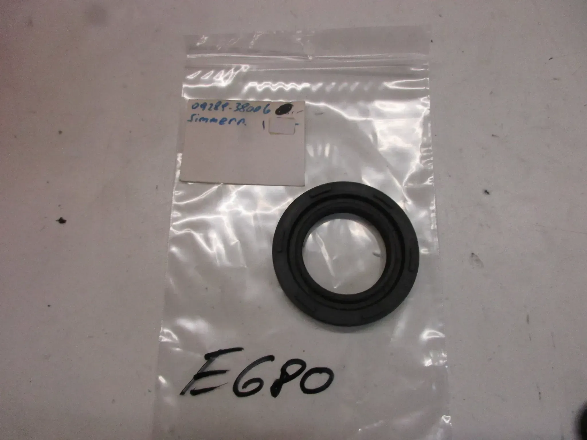 E680. Suzuki RGV 250 Simmerring Dichtung 09289-38006 Kurbelwelle 38x62x10,5 Öldichtung - Bild 1