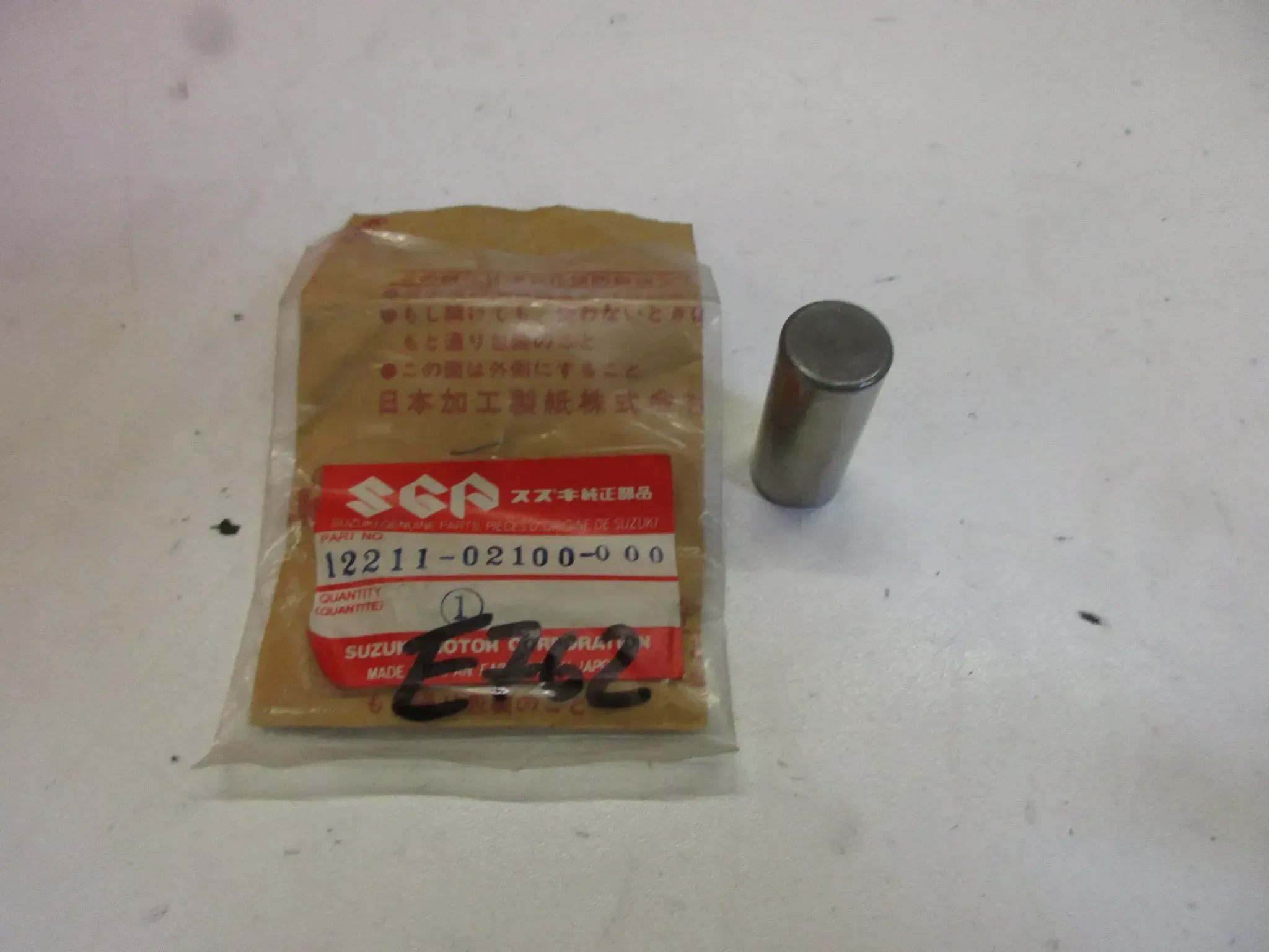 E762. Suzuki CP 50 CH Stift Pin 12211-02100 Kurbelwelle Bolzen Motor - Bild 1