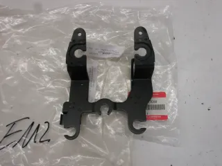E112. Suzuki GSX-R 750 W Tachohalter Instrumentenhalter 34950-17E00 Cockpit Träger Tacho - Bild 2