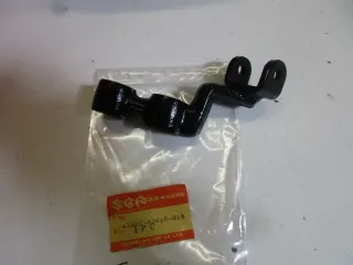 E585. Suzuki GS 550 E Fußrastenhalter vorne links 43520-47010-019 Fußraste Fussraste Fahrer - Bild 2
