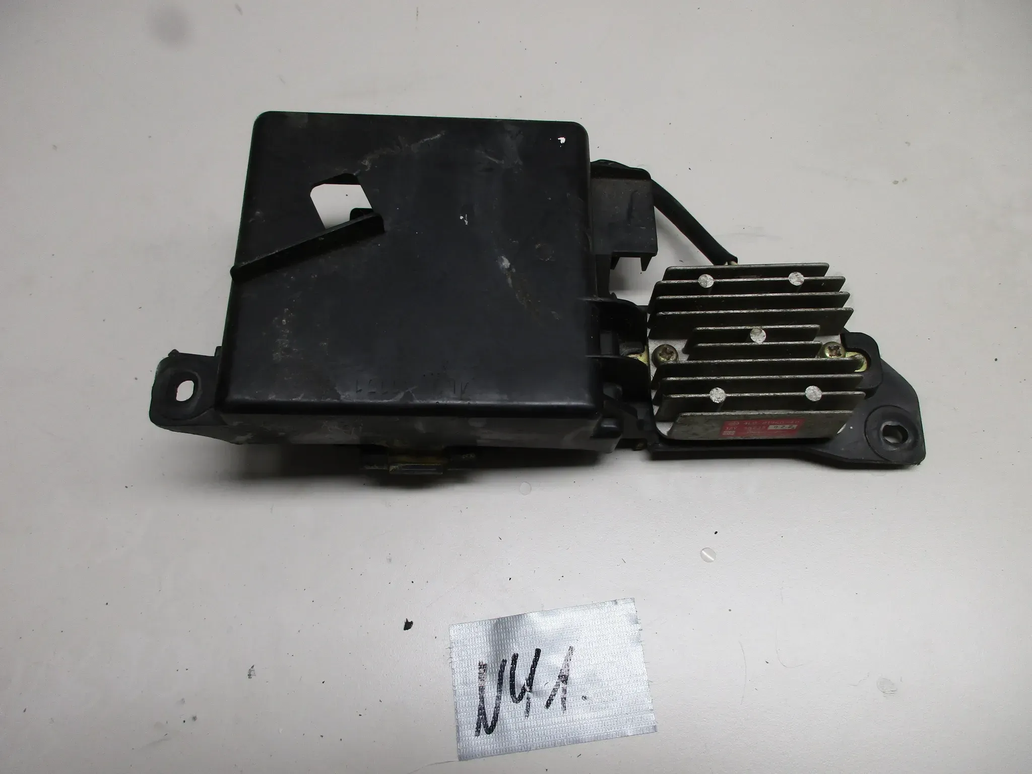 N41 Yamaha RD 250_350 LC Spannungsregler Verkleidung Lichtmaschine - Bild 1