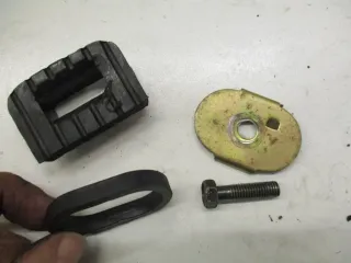 1. Yamaha TDR 125 5AN Bj97 Vibrationsdämpfer Tankgummi Halter - Bild 3