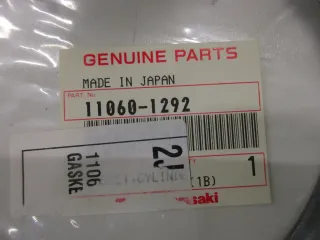 A1668 Kawasaki KLX 650 R Zylinderfußdichtung Motor 11060-1292 Original gasket - Bild 4
