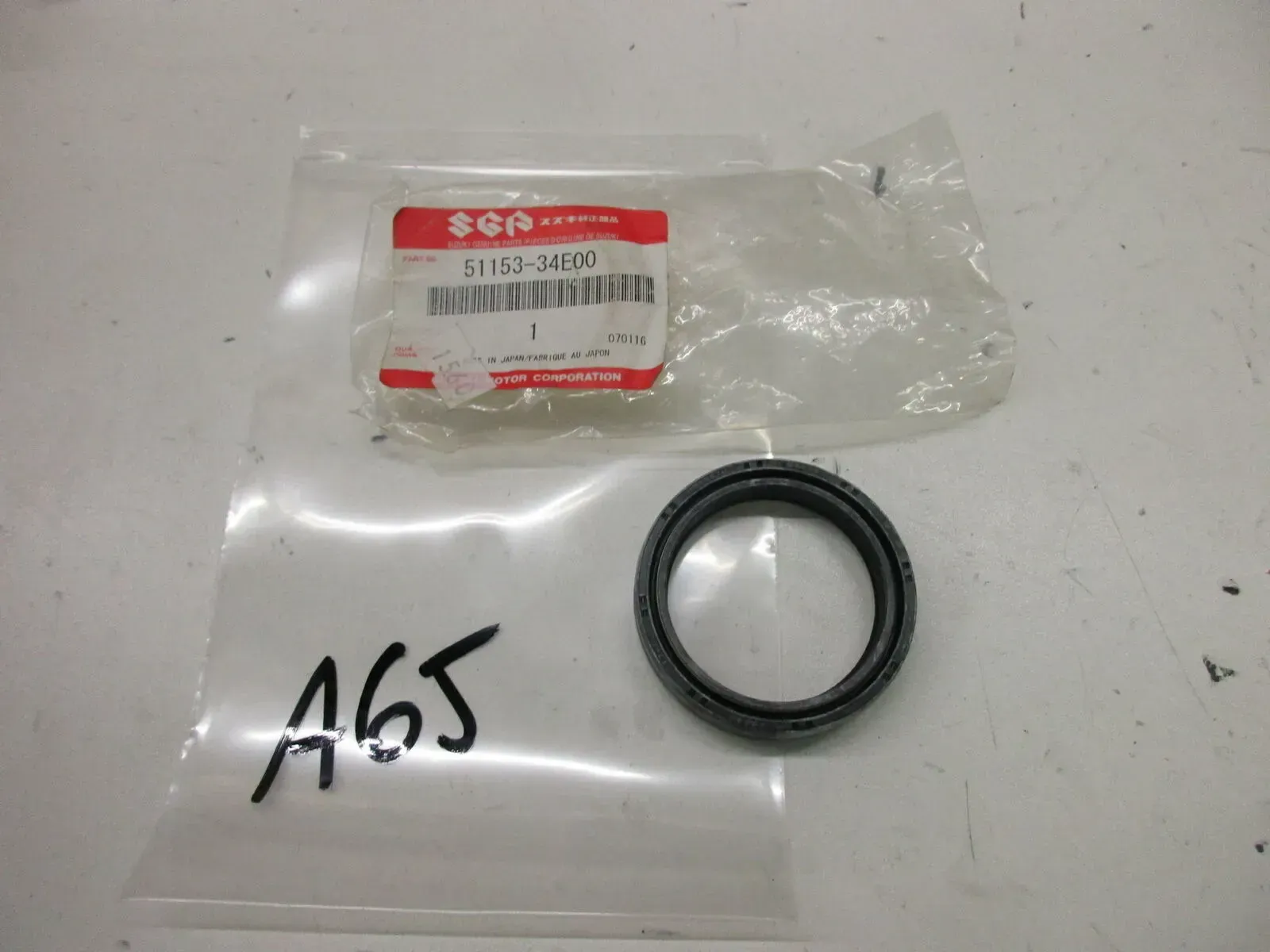 A65. Suzuki GSX-R 600_750 Dichtung Gabel Simmerring Gabeldichtung 51153-34E00 - Bild 1