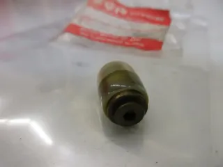 B211. Suzuki GS 550  GSX 1100 Schwimmerventil Vergaser Ventil Nadel 13370-48B00 - Bild 3