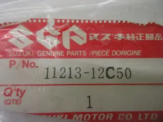 B176. Suzuki Schraube Stehbolzen Motor Zylinder Bolzen bolt 11213-12C50 - Bild 3