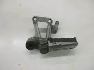 4. Kawasaki GPZ 600 R ZX600A Fußrastenhalter hinten links mit Fussraste Sozius - Bild 1