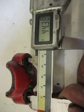 Steckachsenklemme Gabelschuh Kawasaki Z 1000 MK2 KZT00A vorne unten Klemme Halte - Bild 2