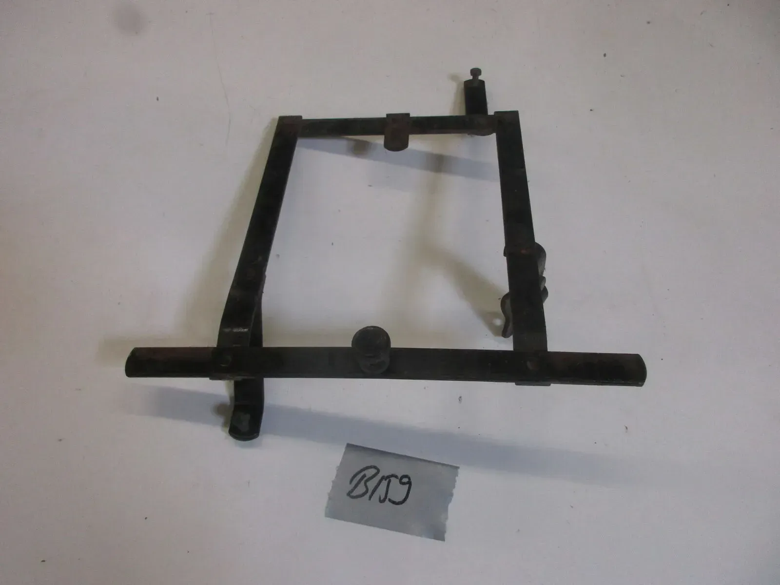 B159 Wehrmacht Taschenhalter Befestigung Koffer Halter Träger BMW Zündapp DKW - Bild 1