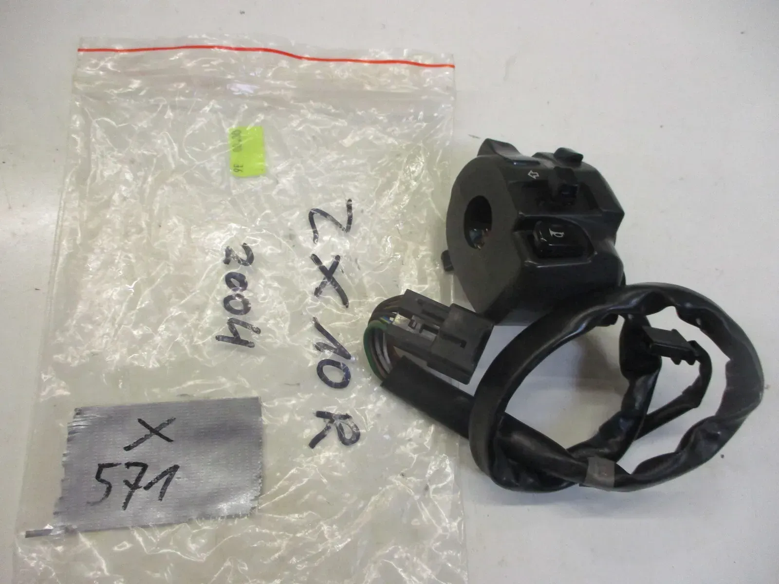 Lenkerschalter links X571 Kawasaki ZX-10R ZXT10C 04-05 Lenkarmatur Lenker switch - Bild 1