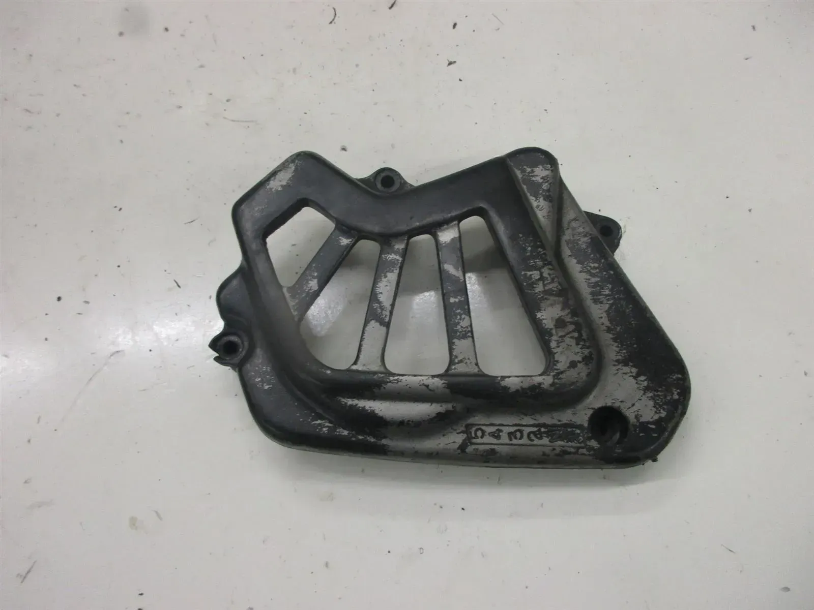 Suzuki DR 650 R SP 44 B Ritzelabdeckung Motordeckel links Kettenschutz Motor - Bild 1