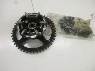 Kettenradträger mit Ruckdämpfer 2. Suzuki GSX 600 F GN 72 B Felge Antriebsgummi - Bild 2