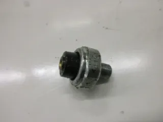 Öldruckschalter Motorschalter Ölschalter 1. Suzuki GSX 750 F GR 78 A Sensor - Bild 1