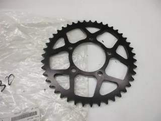 W630. Suzuki GSX_R 600_750_1000 Zahnrad Antriebsrad Kettenrad hinten Felge Z 43 - Bild 1