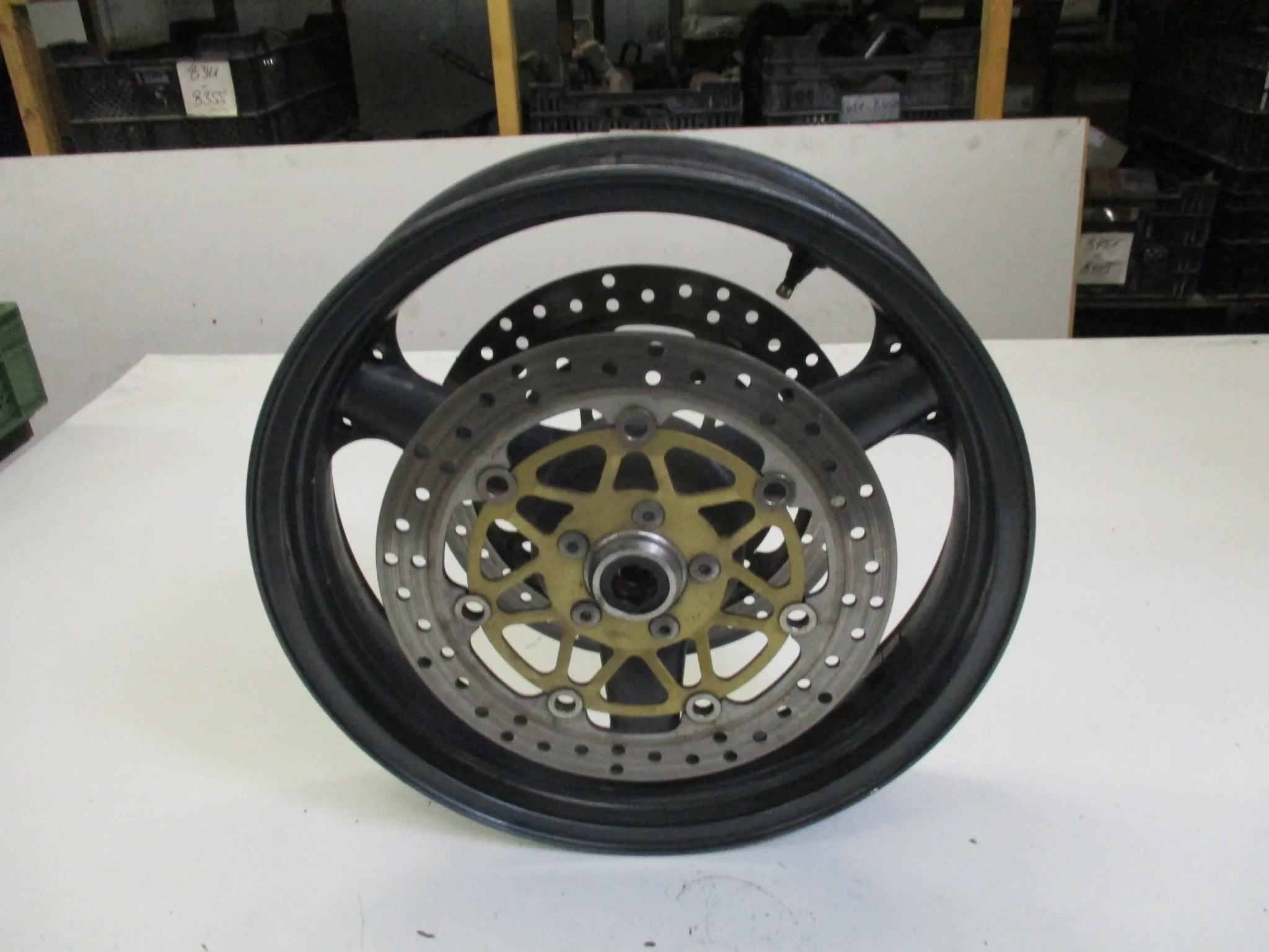人気ショップ Front wheel 3. Kawasaki ZR-7 S ZR750F rim front 3.5x17 inch ロッド