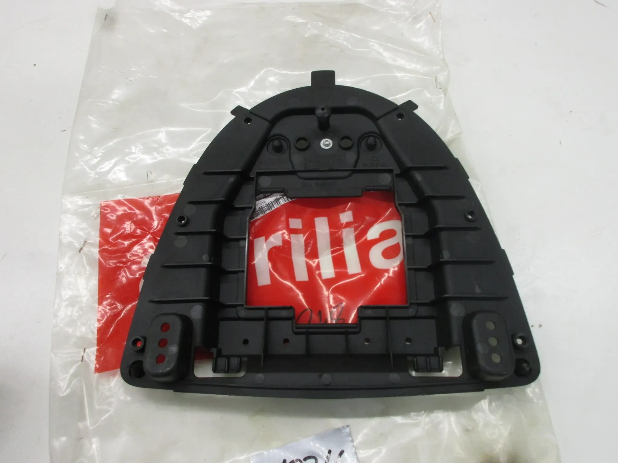 Seat facing A774 Aprilia RSV 1000 Lower seat seat DIS 104801